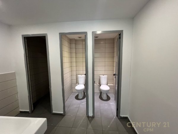 Tirane, shes ambjent biznesi Kati 0, 405 m² 1.175.000 € (Ish Stacioni i Trenit)
