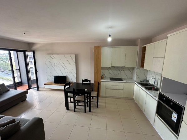 Tirane, jepet me qera apartament 2+1+Ballkon Kati 8, 115 m² 800 € 