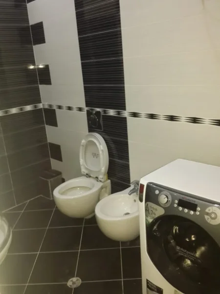 Tirane, jepet me qera apartament 1+1 Kati 9, 70 m² 450 € (Rruga Teodor Keko)