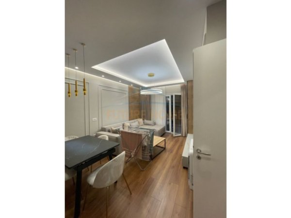 Tirane, jepet me qera apartament 2+1+Ballkon Kati 6, 93 m² 1.300 € (KODRA E DIELLIT)