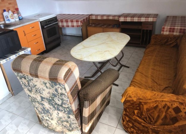 Tirane, Apartament 1+1 me qira Kati 3, 67 m² 300 € ( Shkolla e Bashkuar)