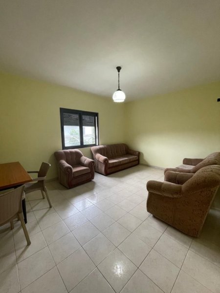 Tirane, jepet me qera 3+1 Kati 2, 120 m² 600 € (Vilat amerikane)