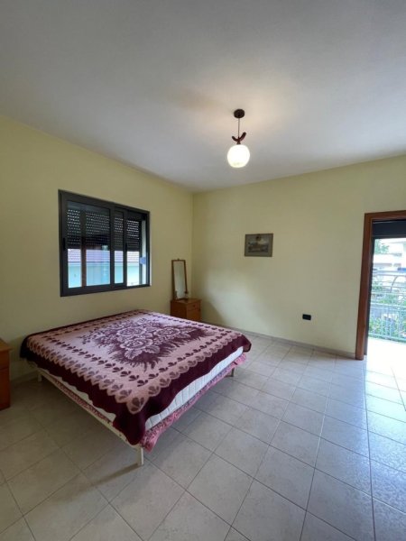 Tirane, jepet me qera 3+1 Kati 2, 120 m² 600 € (Vilat amerikane)