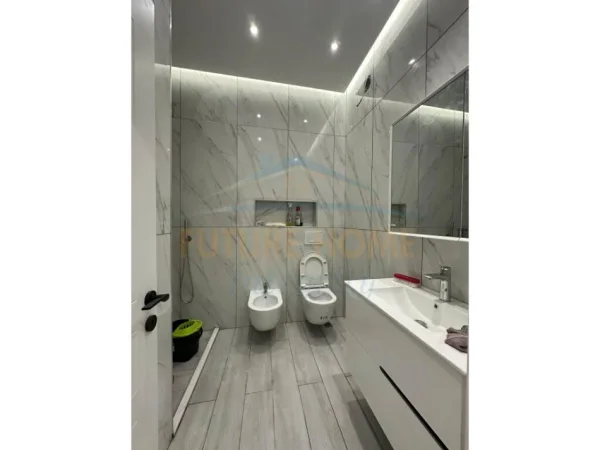 Tirane, jepet me qera apartament Kati 1, 115 m² 700 € (ALI DEM)