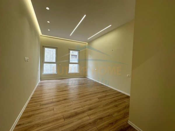 Tirane, jepet me qera apartament 2+1+Ballkon per zyra  Kati 1, 115 m² 700 € (Ali Demi)