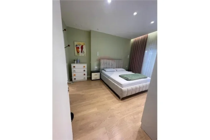 Tirane, jepet me qera apartament 2+1+Aneks+Ballkon Kati 1, 100 m² 750 € (Rruga e Dibrës - Selvia)
