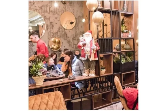 Tirane, jepet me qera lokal Kati 0, 195 m² 1.200 € (BAR KAFE ME QIRA NE YZBERISH!)