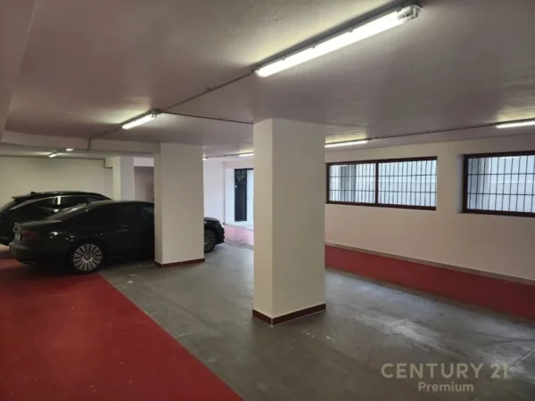 Tirane, jepet me qera ambjent biznesi Kati 0, 180 m² 800 € (koomuna e parisit)