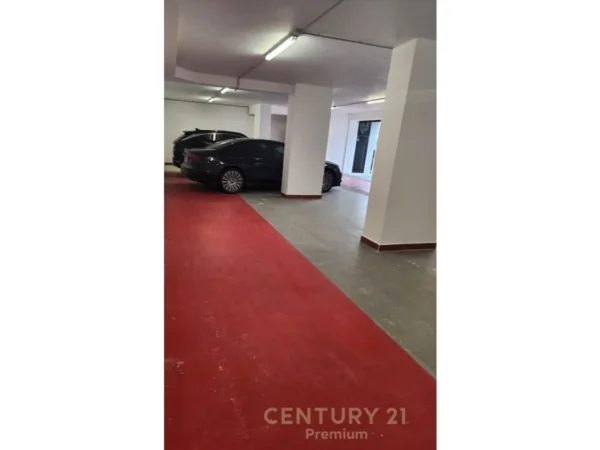 Tirane, jepet me qera ambjent biznesi Kati 0, 180 m² 800 € (koomuna e parisit)