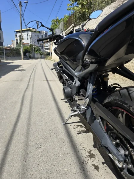 Tirane, shes Motociklete Triumph Street Triple 675 - viti 2015 , e zeze 33.800 km 7.000 €