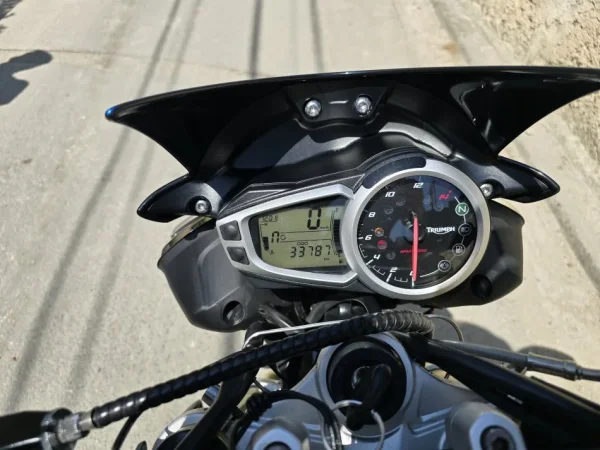 Tirane, shes Motociklete Triumph Street Triple 675 - viti 2015 , e zeze 33.800 km 7.000 €