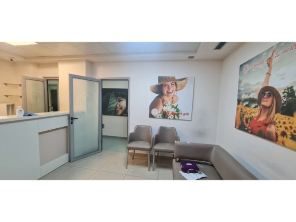 Tirane, jepet me qera Kati 1, 134 m² 1.300 € (21 dhjetori)