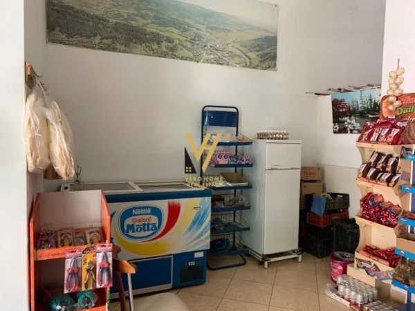 Tirane, shitet dyqan Kati 0, 62 m² 65.000 € (FRESK)