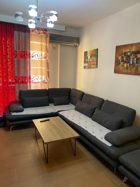 Tirane, jepet me qera apartament 2+1 Kati 5, 86 m² 700 € (Zogu i Zi)