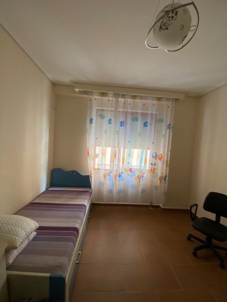 Tirane, jepet me qera apartament 2+1 Kati 5, 86 m² 700 € (Zogu i Zi)
