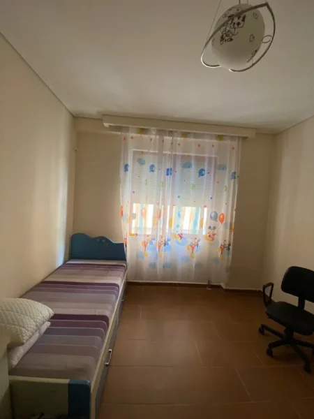 Tirane, jepet me qera apartament 2+1 Kati 5, 86 m² 700 € (Zogu i Zi)