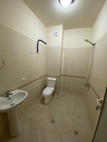 Tirane, jepet me qera apartament 2+1 Kati 5, 86 m² 700 € (Zogu i Zi)