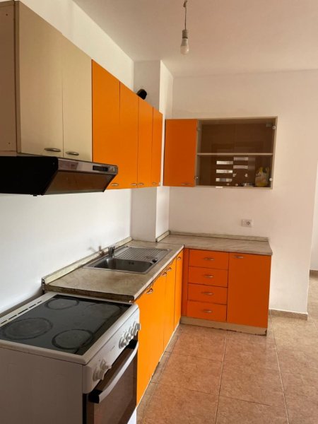 Tirane, jepet me qera apartament 2+1+Aneks+Ballkon Kati 3, 90 m² 450 € (Fusha e Aviacionit)