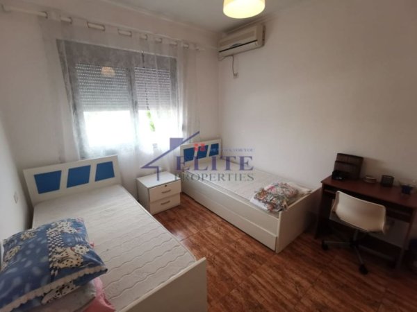 Tirane, jepet me qera apartament 2+1+Ballkon Kati 2, 100 m² 590 € (Teodor Keko)