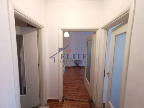 Tirane, jepet me qera apartament 2+1+Ballkon Kati 2, 100 m² 590 € (Teodor Keko)