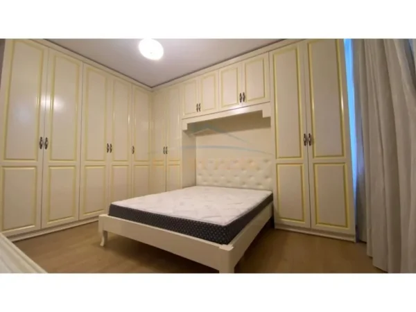 Tirane, shitet apartament 2+1 Kati 2, 90 m² 190.000 € (Rruga Shefqet Musaraj)