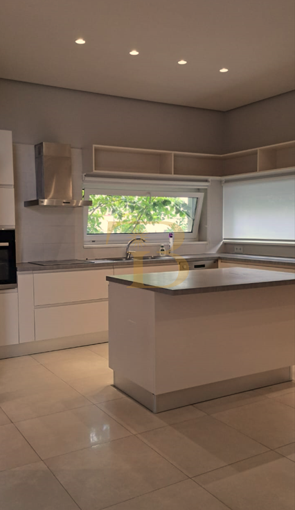 Tirane, jepet me qera Vile 2 Katshe Kati 0, 250 m² 4.200 € (Mjull Bathore.)