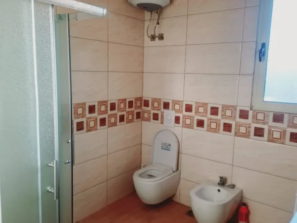 !!!DHENE!!!Durres, jap me qera apartament 1+1 Kati 3, 62 m² 320 € (Prane Shkolles Italiane, Vollga, Durres)