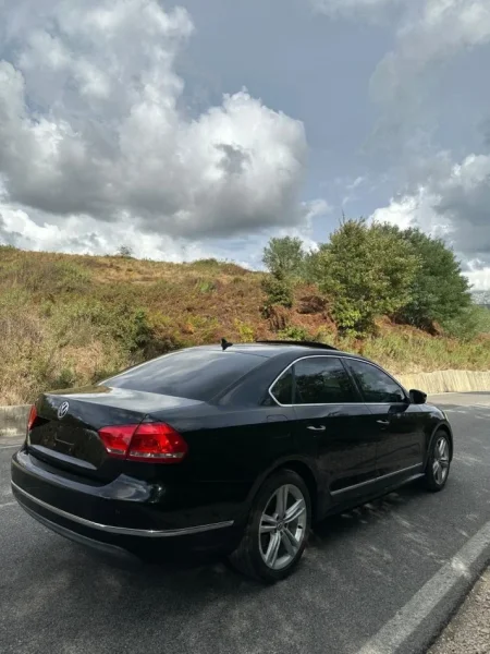 Fushe Kruje, shes makine Volkswagen Passat SEL 2013 2.0 TDI Nafte, e zeze automatik Klima 248.000 km 8.000 €