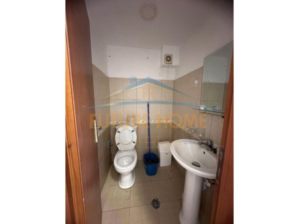 Tirane, shitet ambjent biznesi Kati 0, 97 m² 272.000 € (Brryli)