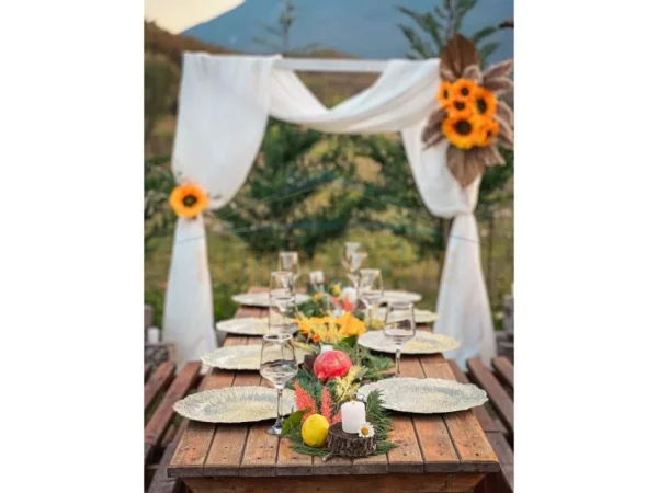 Tirane, jepet me qera bar-resorant Kati 0, 107 m² 1.500 € (Shkalla e Tujanit.)