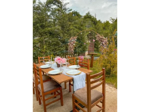 Tirane, jepet me qera bar-resorant Kati 0, 107 m² 1.500 € (Shkalla e Tujanit.)