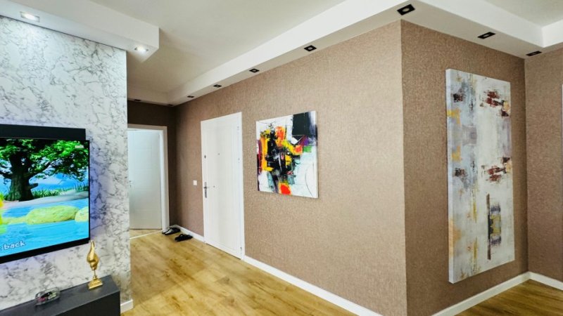 Tirane, jepet me qera 2+1 Kati 1, 110 m² 700 € (Xhamia Kopshti Botanik)