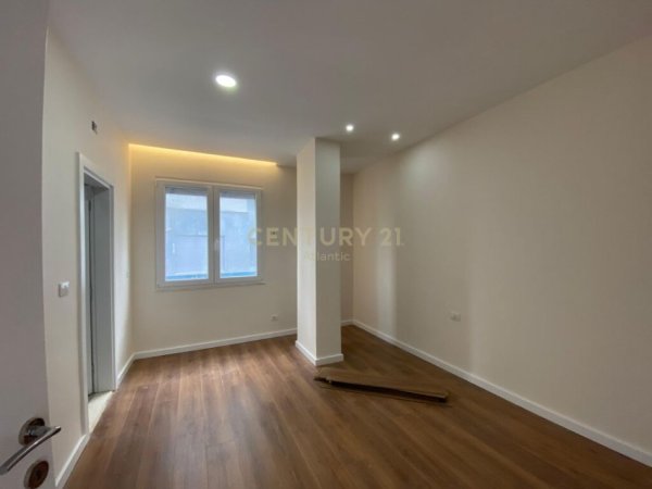 Durres, shitet apartament+verande | Penthouse 2+1+Ballkon Kati 7, 141 m² 135.000 € (SHKEMBI KAVAJES)