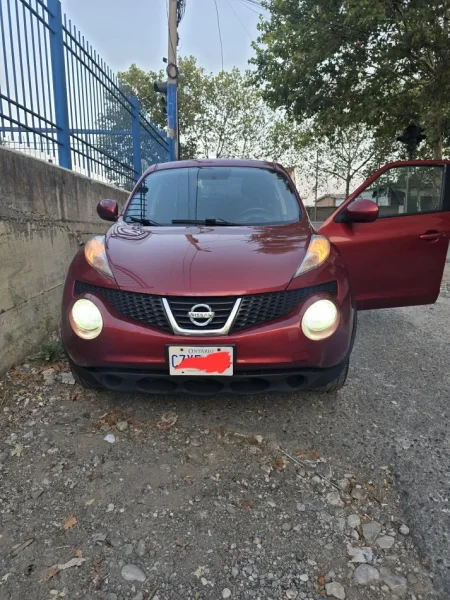 Tirane, shes makine NISAN JUKE AUTOMAT OKAZION 24 ORE 5800 EURO Benzin, vishnje automatik Kondicioner 240.000 km 5.800 €