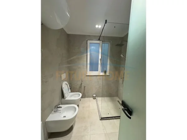 Tirane, shitet 3+1 Kati 2, 120 m² 220.000 € (Kinostudio)
