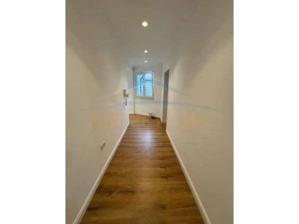 Tirane, shitet 3+1 Kati 2, 120 m² 220.000 € (Kinostudio)