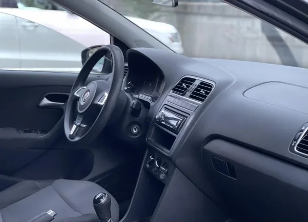 Tirane, shes makine VW POLO Nafte, gri e erret manuale Kondicioner 154.000 km 5.290 €