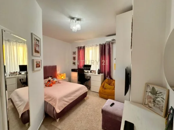 Tirane, shitet apartament 2+1 Kati 5, 88 m² 250.000 € 
