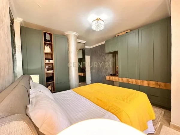 Tirane, shitet apartament 2+1 Kati 5, 88 m² 250.000 € 
