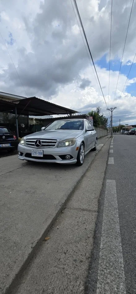Tirane, shes makine MERCEDES C CLASS 300 BENZINE 4 MATIC Benzin, gri metalizato automatik Klima 207.000 km 5.700 €