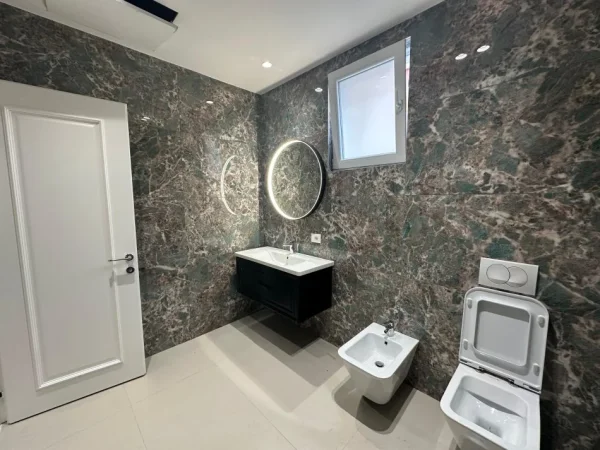 Tirane, Vile 3 kateshe me qira  Kati 0, 420 m² 3.000 € (Rruga Elbasanit)