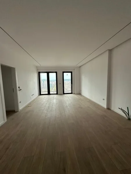 Tirane, jepet me qera ambjent biznesi Kati 13, 160 m² 1.000 € (Rruga e Kavajes)