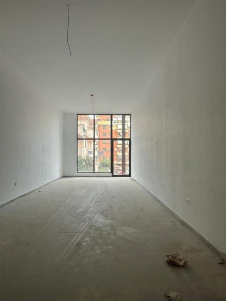 Tirane, jepet me qera ambjent biznesi Kati 2, 90 m² 1.400 € (Rruga Kavajes)