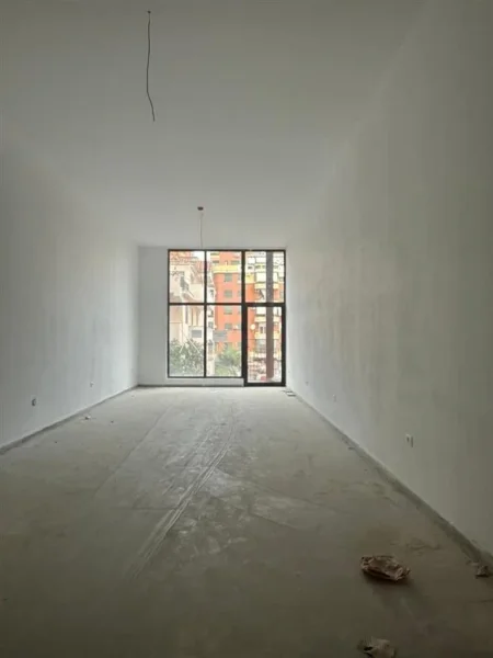 Tirane, jepet me qera ambjent biznesi Kati 2, 90 m² 1.400 € (Rruga Kavajes)