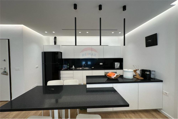 Tirane, shes apartament 2+1 Kati 1, 100 m² 250.000 € 