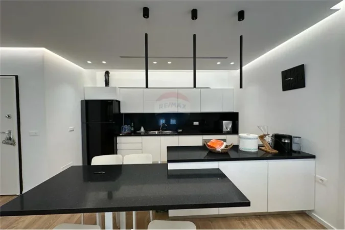Tirane, shes apartament 2+1 Kati 1, 100 m² 250.000 € 
