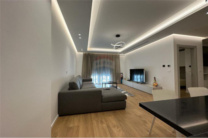 Tirane, shes apartament 2+1 Kati 1, 100 m² 250.000 € 