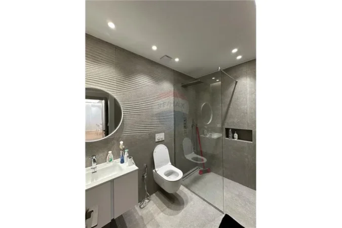 Tirane, shes apartament 2+1 Kati 1, 100 m² 250.000 € 