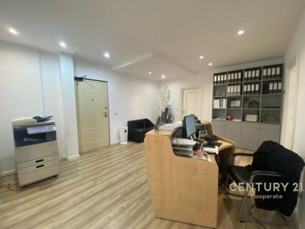 Tirane, shes ambjent biznesi , 400 m² 2.200.000 € (Ish Blloku)