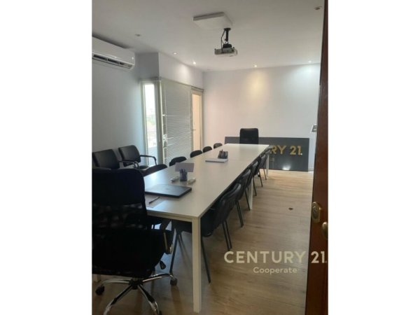 Tirane, shes ambjent biznesi , 400 m² 2.200.000 € (Ish Blloku)
